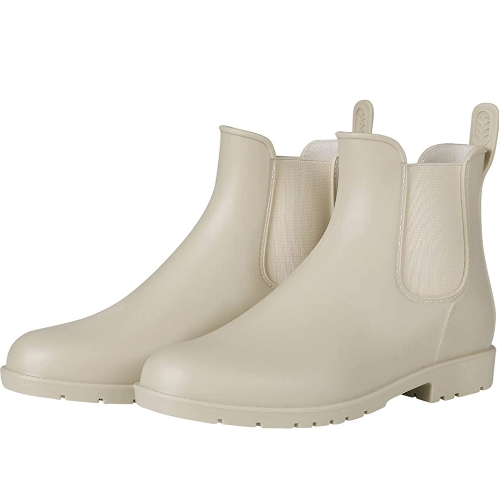 Size 9.5 Chelsea Rain Booties Off White